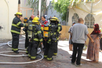  بالصور: حريق داخل مبنى سكني في حي الواحة الخضراء بمدينة اللد دون إصابات 